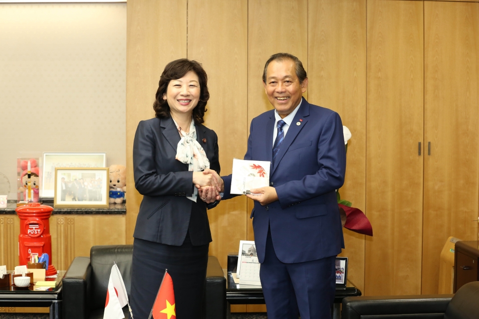 Phó Thủ tướng Trương Hòa Bình chào xã giao Thủ tướng Shinzo Abe tin nhap 20180611224603