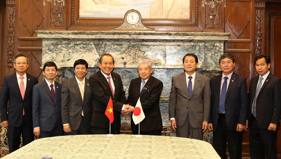 Phó Thủ tướng Trương Hòa Bình tiếp xúc song phương bên lề Hội nghị Tương lai châu Á tin nhap 20180612215906