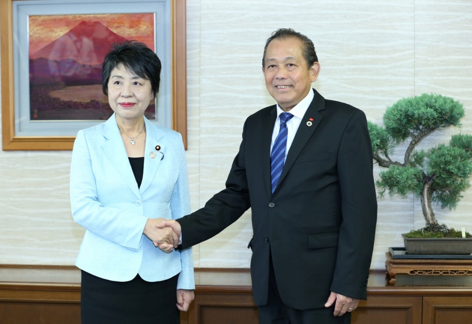 Phó Thủ tướng Trương Hòa Bình tiếp xúc song phương bên lề Hội nghị Tương lai châu Á tin nhap 20180612215906