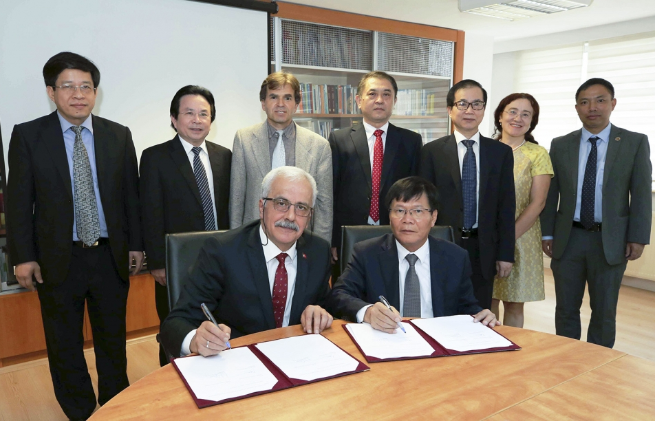 vien han lam khoa hoc xa hoi viet nam tham lam viec tho nhi ky