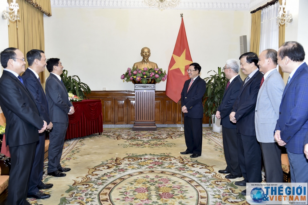 trao quyet dinh bo nhiem tong lanh su va giam doc trung tam thong tin