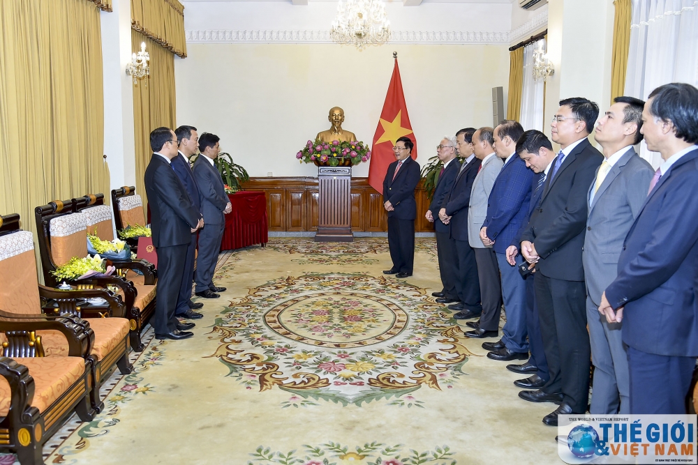 trao quyet dinh bo nhiem tong lanh su va giam doc trung tam thong tin