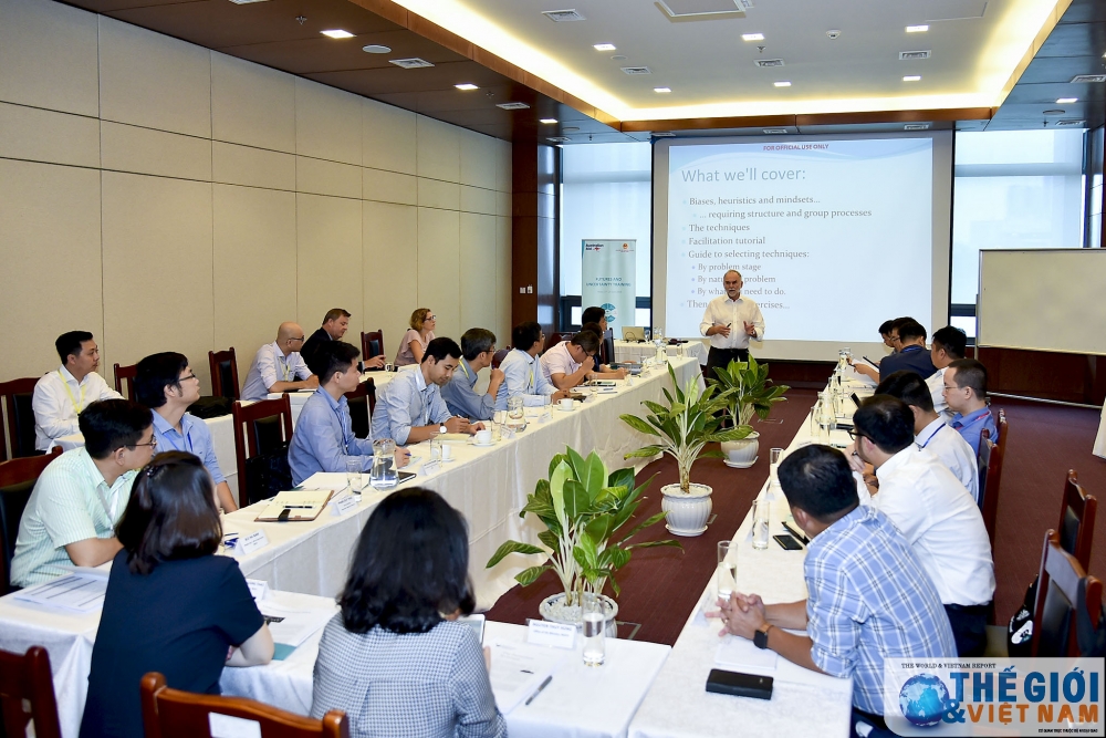 bo ngoai giao to chuc khoa dao tao ky nang du bao cho can bo quan ly