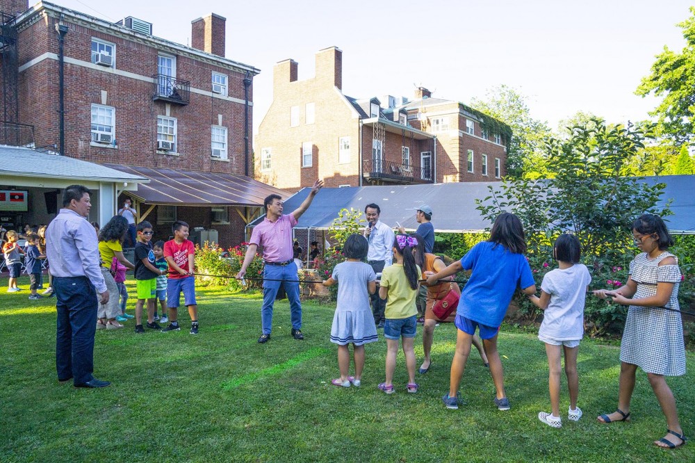 giao luu tang cuong tinh doan ket dac biet viet lao tai hoa ky