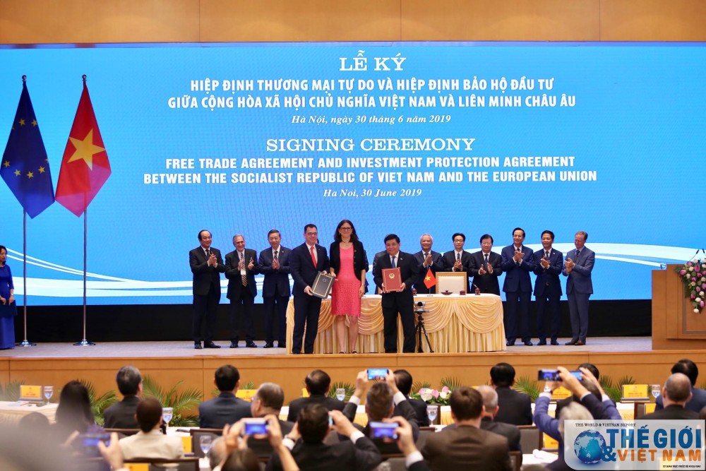 Việt Nam - EU: Hoàn tất ký kết Hiệp định EVFTA và IPA viet nam eu hoan tat ky ket hiep dinh evfta va ipa