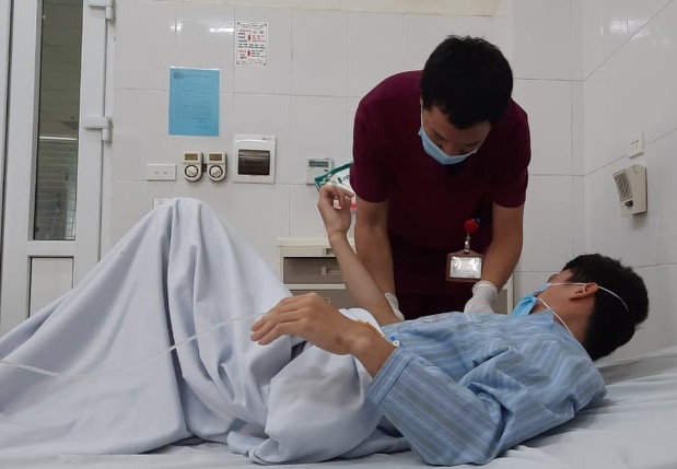 Thanh niên ở Yên Bái nhiễm giun dài tới 60cm ở bắp tay thanh nien o yen bai nhiem giun dai toi 60cm o bap tay