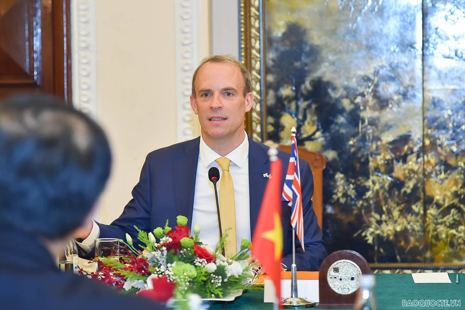 Bộ trưởng Ngoại giao Bùi Thanh Sơn đón, hội đàm với Bộ trưởng Ngoại giao Anh Dominic Raab