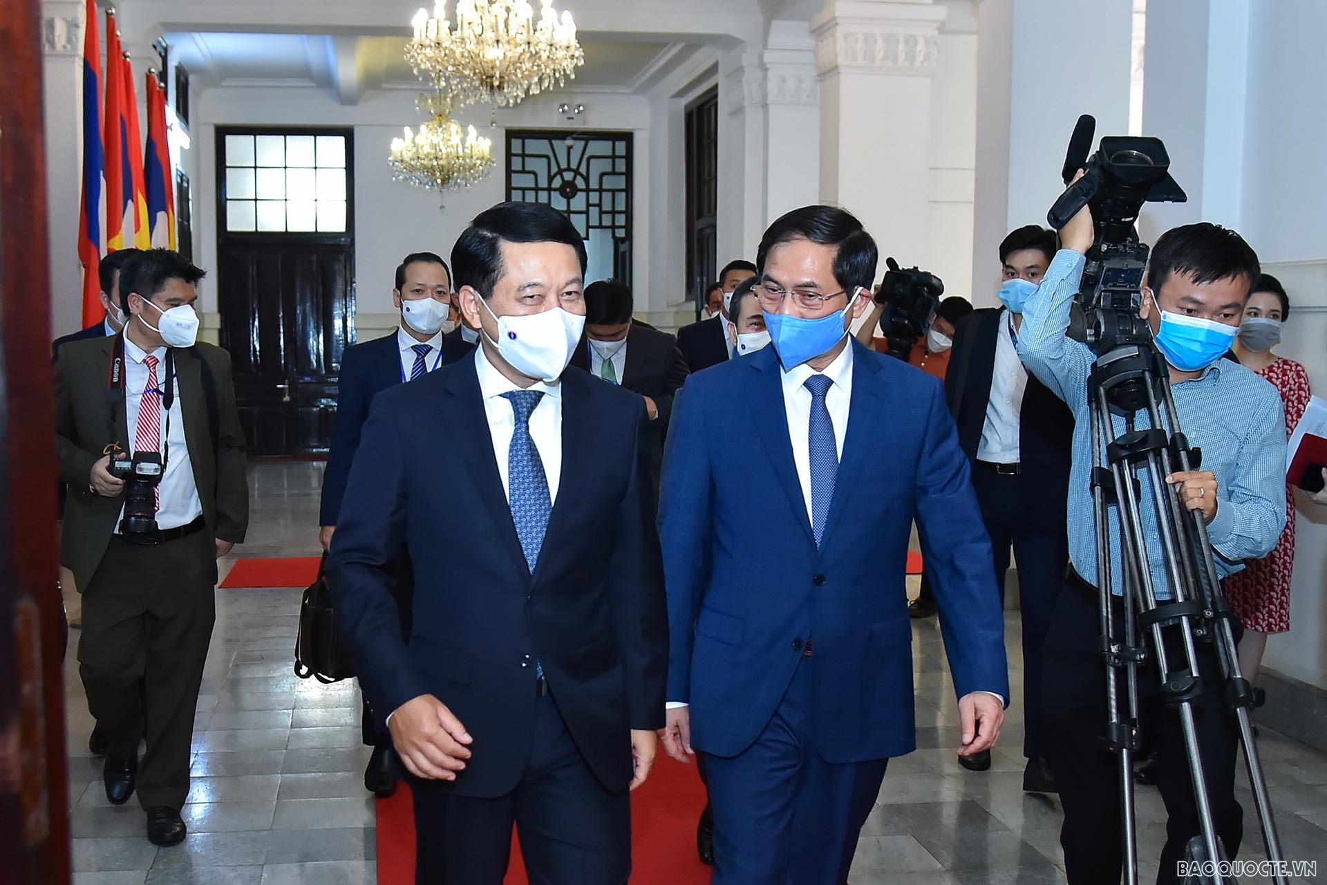 Bộ trưởng Ngoại giao Bùi Thanh Sơn tiếp Bộ trưởng Ngoại giao Lào Saleumxay Kommasith