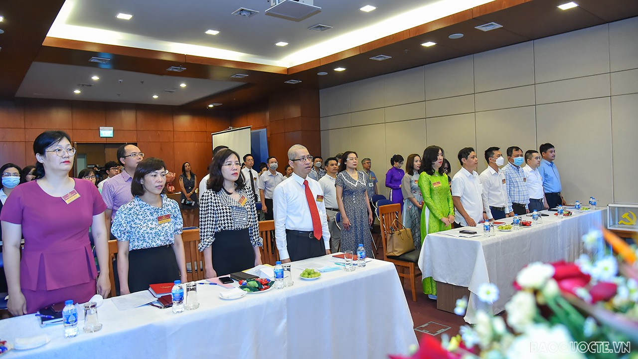 Các đại biểu dự Đại hội làm lễ chào cờ. (Ảnh: Anh Sơn)) Các đại biểu dự Đại hội làm lễ chào cờ. (Ảnh: Anh Sơn))