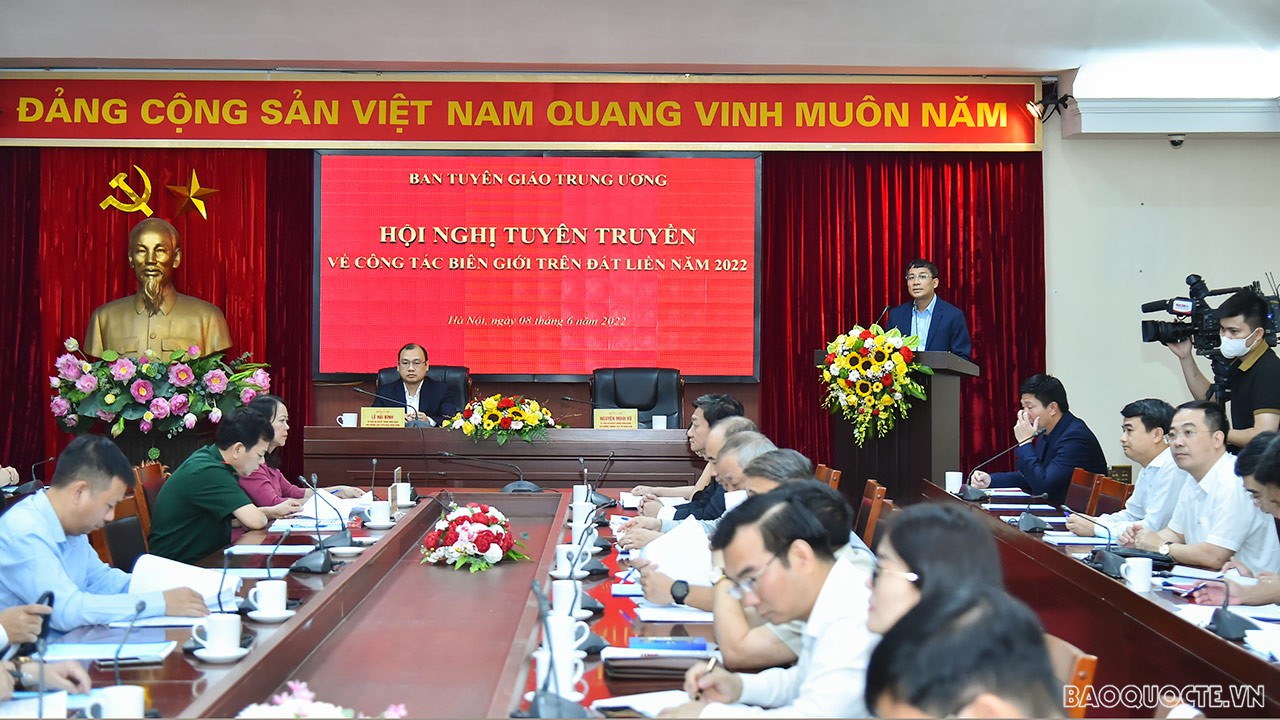 Ngày 8/6/2022, Thứ trưởng Thường trực Bộ Ngoại giao Nguyễn Minh Vũ dự, phát biểu tại Hội nghị tuyên truyền về công tác biên giới trên đất liền năm 2022. (Ảnh: Anh Sơn) Ngày 8/6/2022, Thứ trưởng Thường trực Bộ Ngoại giao Nguyễn Minh Vũ dự, phát biểu tại Hội nghị tuyên truyền về công tác biên giới trên đất liền năm 2022. (Ảnh: Anh Sơn)