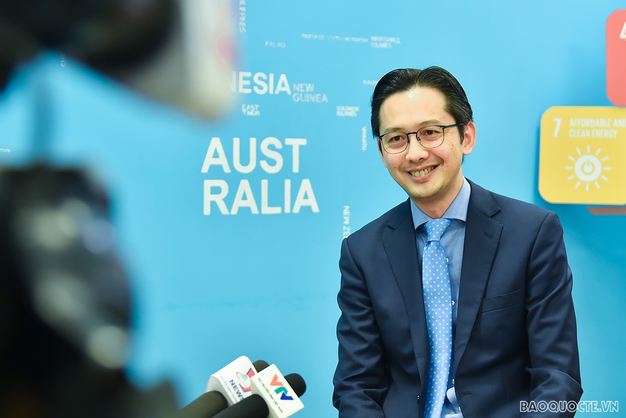 Ông Đỗ Hùng Việt, Trợ lý Bộ trưởng, Vụ trưởng Vụ các tổ chức quốc tế, Bộ Ngoại giao, trả lời phỏng vấn báo chí về việc Việt Nam trở thành Phó Chủ tịch Đại hội đồng Liên hợp quốc khóa 77. (Ảnh: Anh Sơn) Ông Đỗ Hùng Việt, Trợ lý Bộ trưởng, Vụ trưởng Vụ các tổ chức quốc tế, Bộ Ngoại giao, trả lời phỏng vấn báo chí về việc Việt Nam trở thành Phó Chủ tịch Đại hội đồng Liên hợp quốc khóa 77. (Ảnh: Anh Sơn)