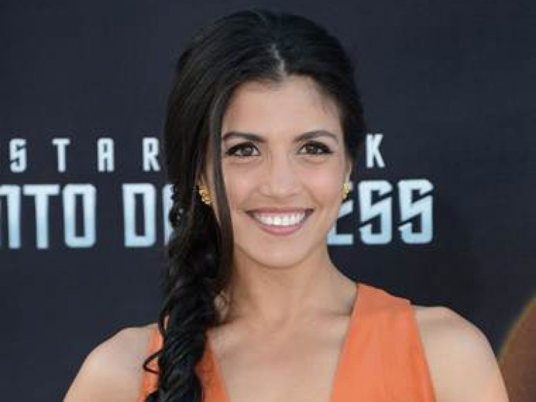 Những bóng hồng nóng bỏng của Star Trek