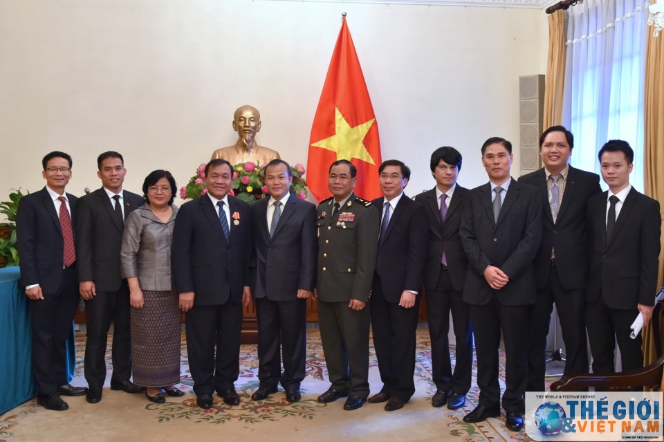 Trao Huân chương Hữu nghị cho Đại sứ Campuchia Hul Phany tin nhap 20160727215801