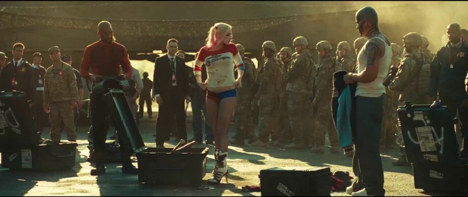 margot robbie chia se ve chuyen tinh tay ba