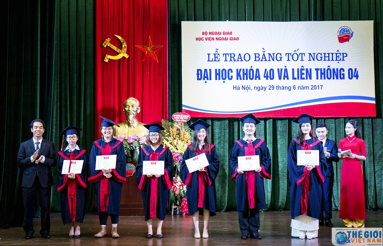 Học viện Ngoại giao trao bằng tốt nghiệp đợt I Khóa 40