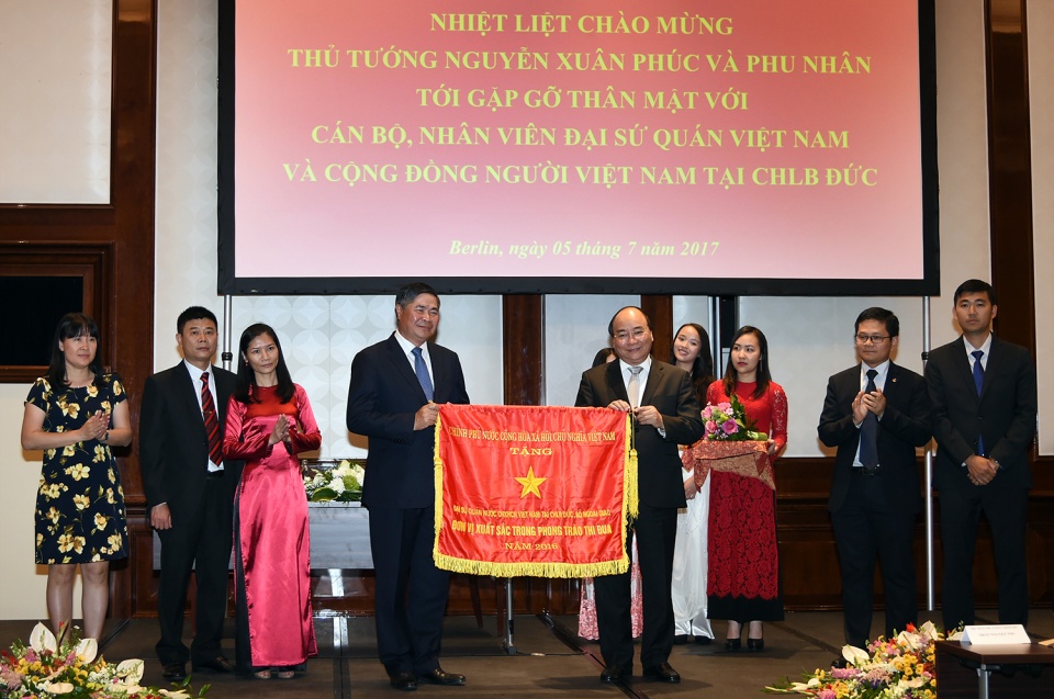 thu tuong tham dai su quan gap go dai dien nguoi viet tai duc