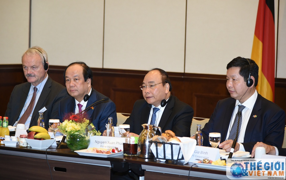 thu tuong doi thoai voi cac doanh nhan hang dau cua duc