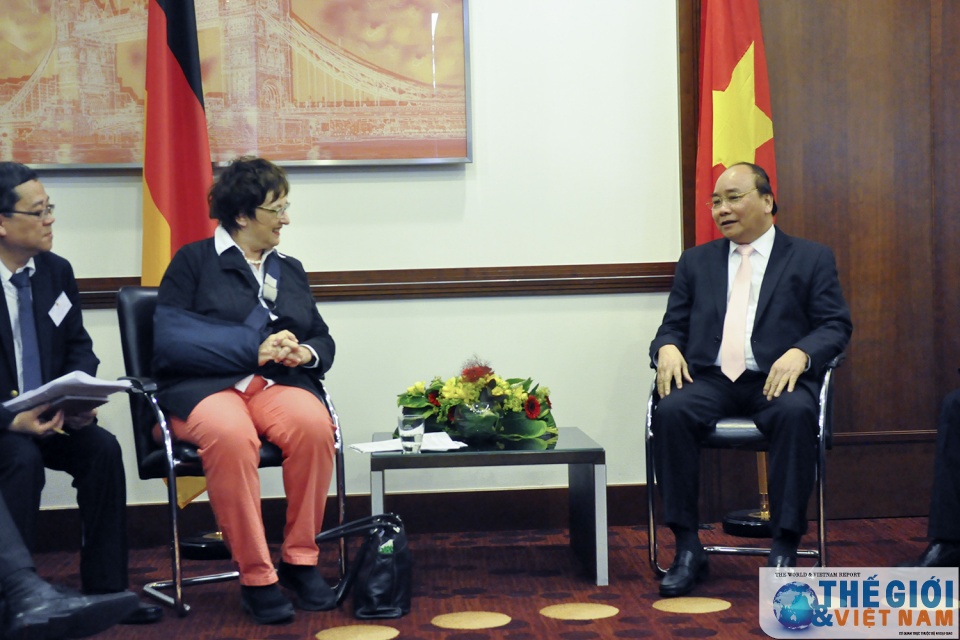 diem sang trong hop tac viet duc