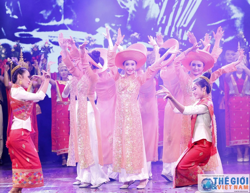 khai mac nhung ngay van hoa du lich lao tai viet nam