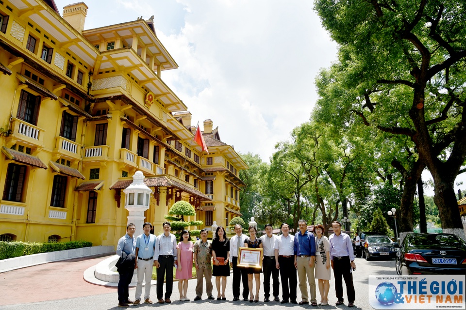 thanh tra bo ngoai giao don nhan huan chuong lao dong hang nhi