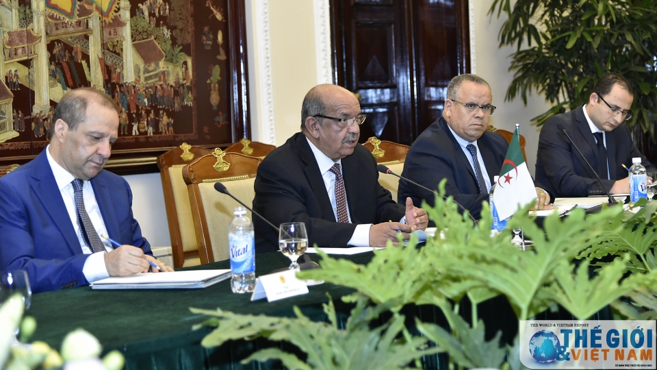 pho thu tuong pham binh minh tiep hoi dam bo truong ngoai giao algeria