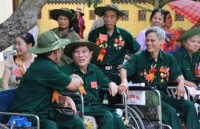 pho thu tuong truong hoa binh tiep doan nguoi co cong tinh dong thap