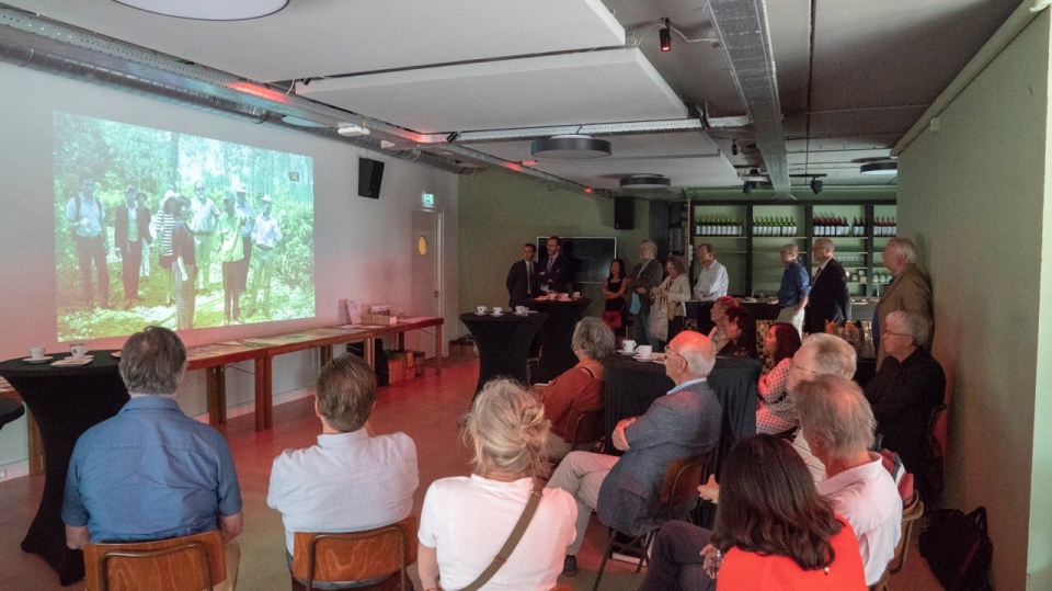 50 nam quan he nhan dan ha lan viet nam cau chuyen duoc ke lai