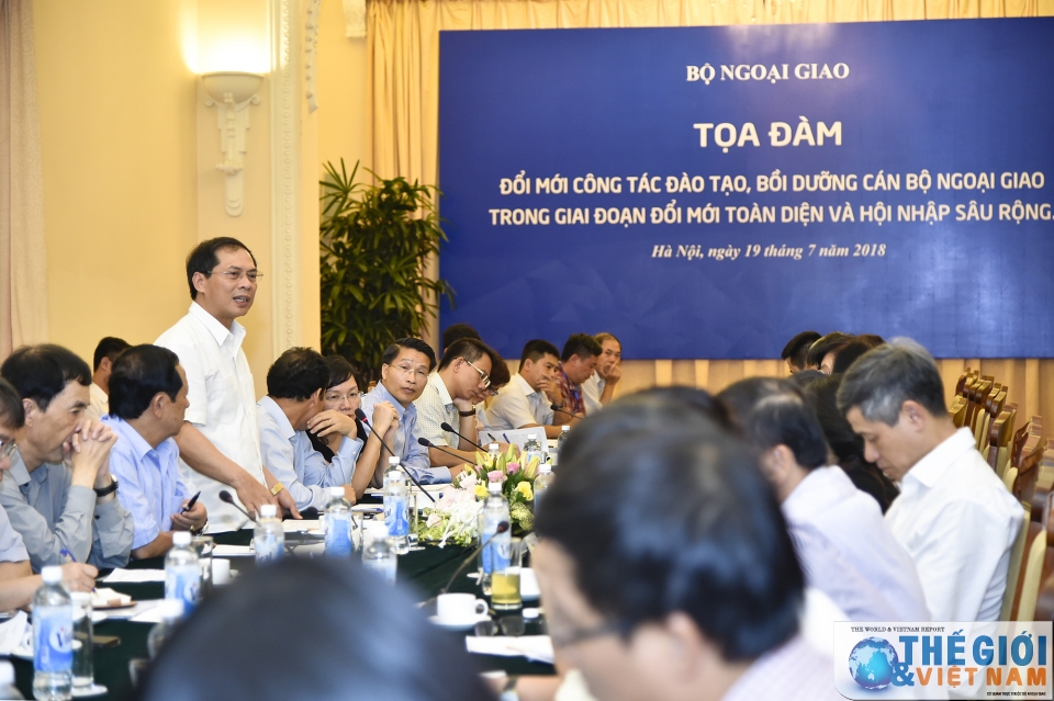 doi moi cong tac dao tao boi duong can bo ngoai giao trong giai doan moi