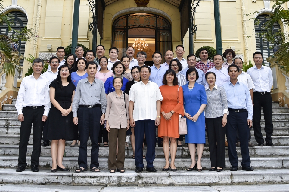 doi moi cong tac dao tao boi duong can bo ngoai giao trong giai doan moi