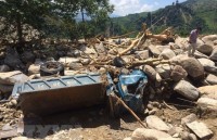 bo ngoai giao trao 350 trieu dong ung ho nhan dan lao sau su co vo dap