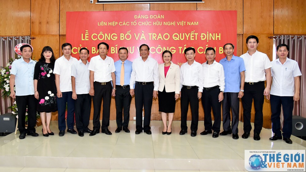 Công bố Quyết định của Ban Bí thư về công tác cán bộ của Liên hiệp các tổ chức hữu nghị Việt Nam cong bo quyet dinh cua ban bi thu ve cong tac can bo cua lien hiep cac to chuc huu nghi viet nam