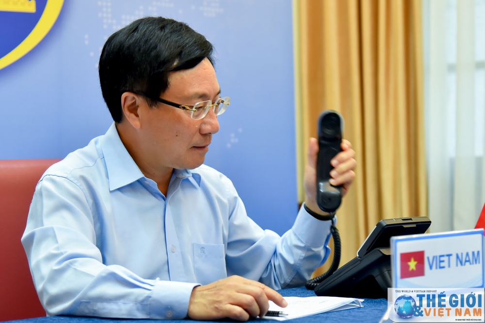 Ngày 13/7/2020, Phó Thủ tướng, Bộ trưởng Ngoại giao Phạm Bình Minh điện đàm với Bộ trưởng Ngoại giao Anh Dominic Raad về thúc đẩy hợp tác song phương. (Ảnh: Tuấn Anh) ngay 1372020 pho thu tuong bo truong ngoai giao pham binh minh dien dam voi bo truong ngoai giao anh dominic raad ve thuc day hop tac song phuong anh tuan anh 1