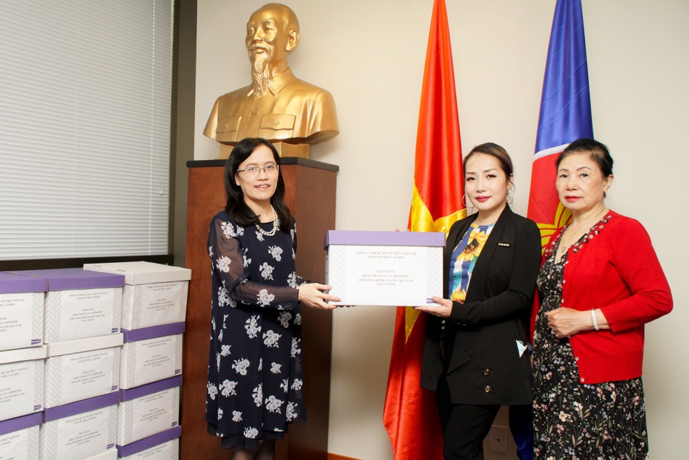 trao khau trang cua chinh phu tang cong dong nguoi viet cac tinh mien tay canada