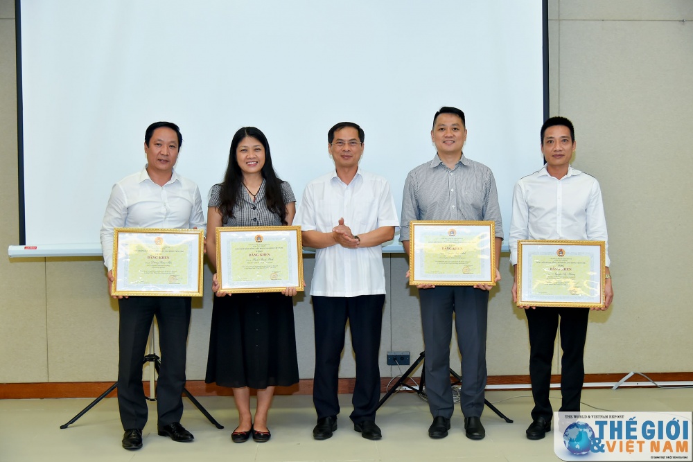 cong doan bo ngoai giao ho tro can bo nhan vien do anh huong cua dai dich covid 19 4