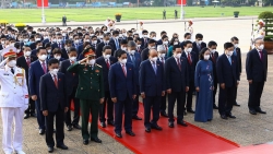 Đại biểu Quốc hội khóa XV vào Lăng viếng Chủ tịch Hồ Chí Minh