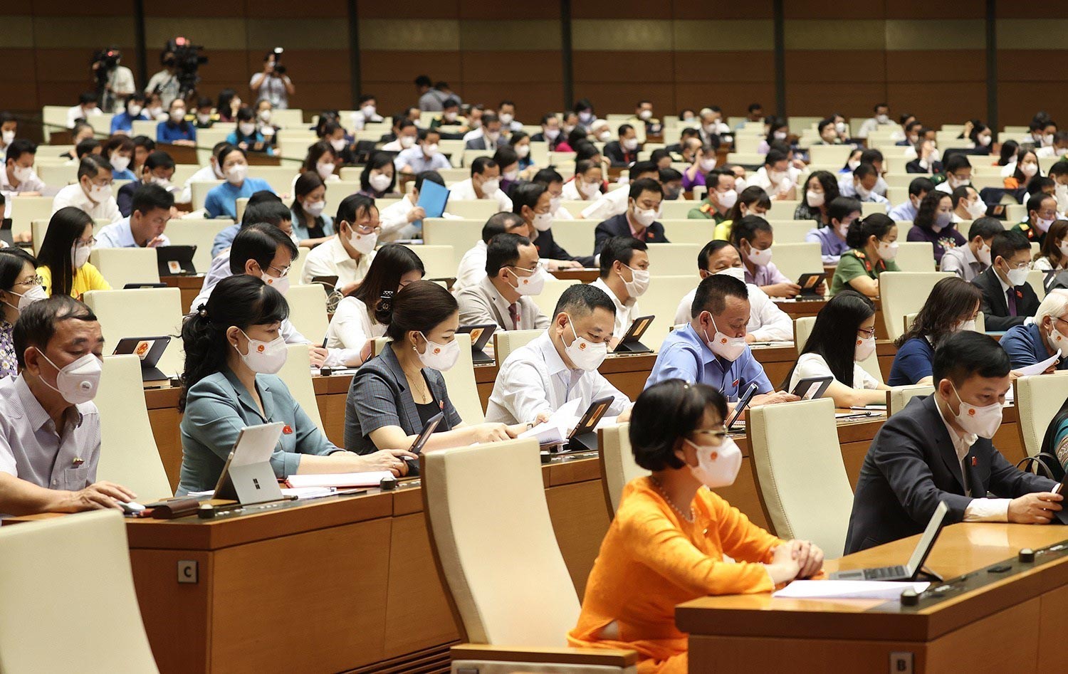 Ủy ban Kinh tế Quốc hội: Triển khai các gói hỗ trợ còn chậm, tỷ lệ dân số tiêm vaccine ngừa Covid-19 còn thấp Ủy ban Kinh tế Quốc hội: Triển khai các gói hỗ trợ còn chậm, tỷ lệ dân số tiêm vaccine ngừa Covid-19 còn thấp