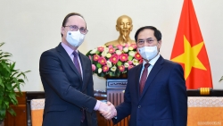 Nga sẵn sàng cung cấp và chuyển giao công nghệ sản xuất vaccine ngừa Covid-19 cho Việt Nam