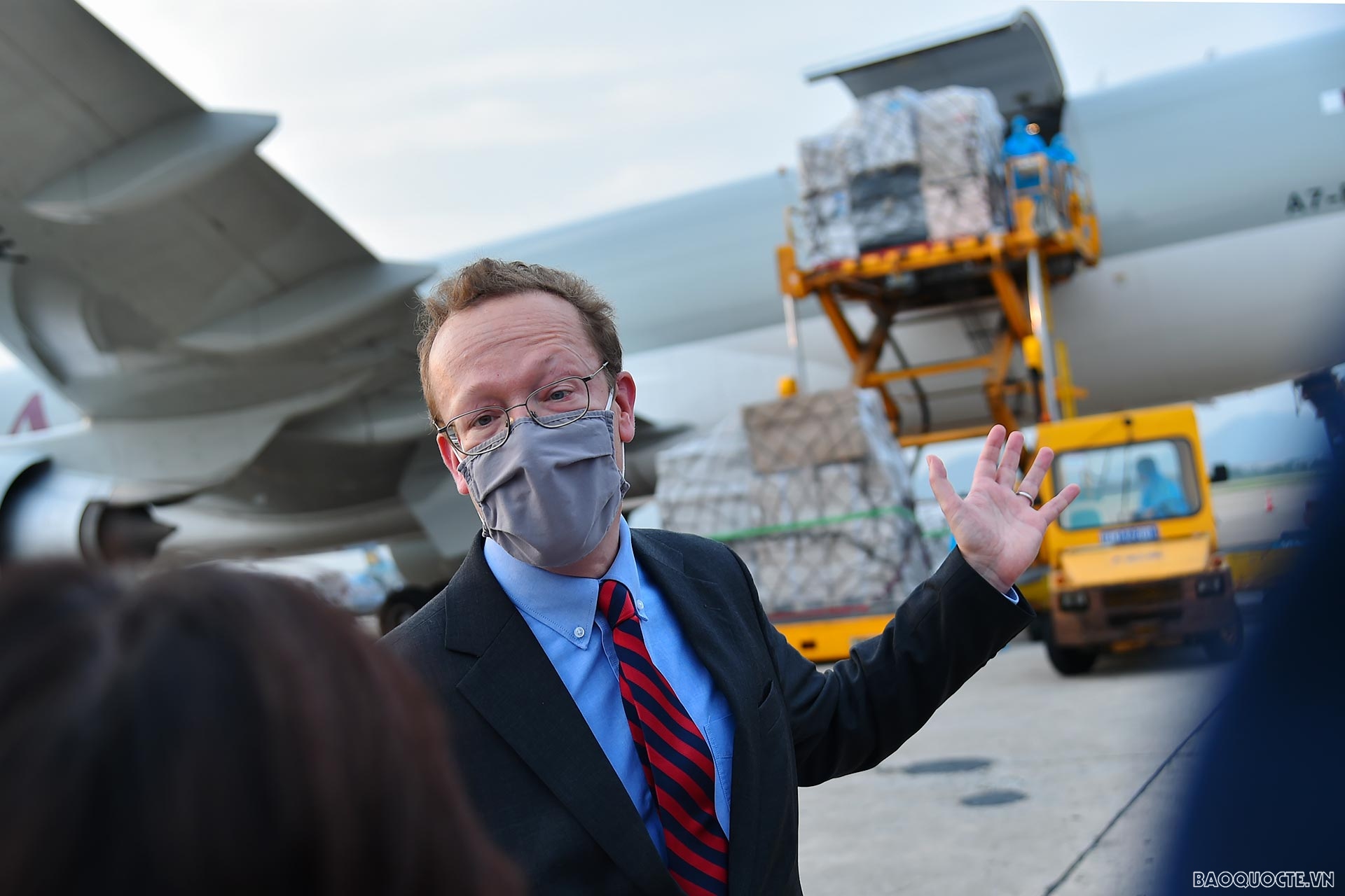 Hơn 1,5 triệu liều vaccine do Hoa Kỳ tài trợ đã về Sân bay Quốc tế Nội Bài Toàn cảnh hơn 1,5 triệu liều vaccine ngừa Covid-19 do Hoa Kỳ tài trợ về Sân bay Quốc tế Nội Bài