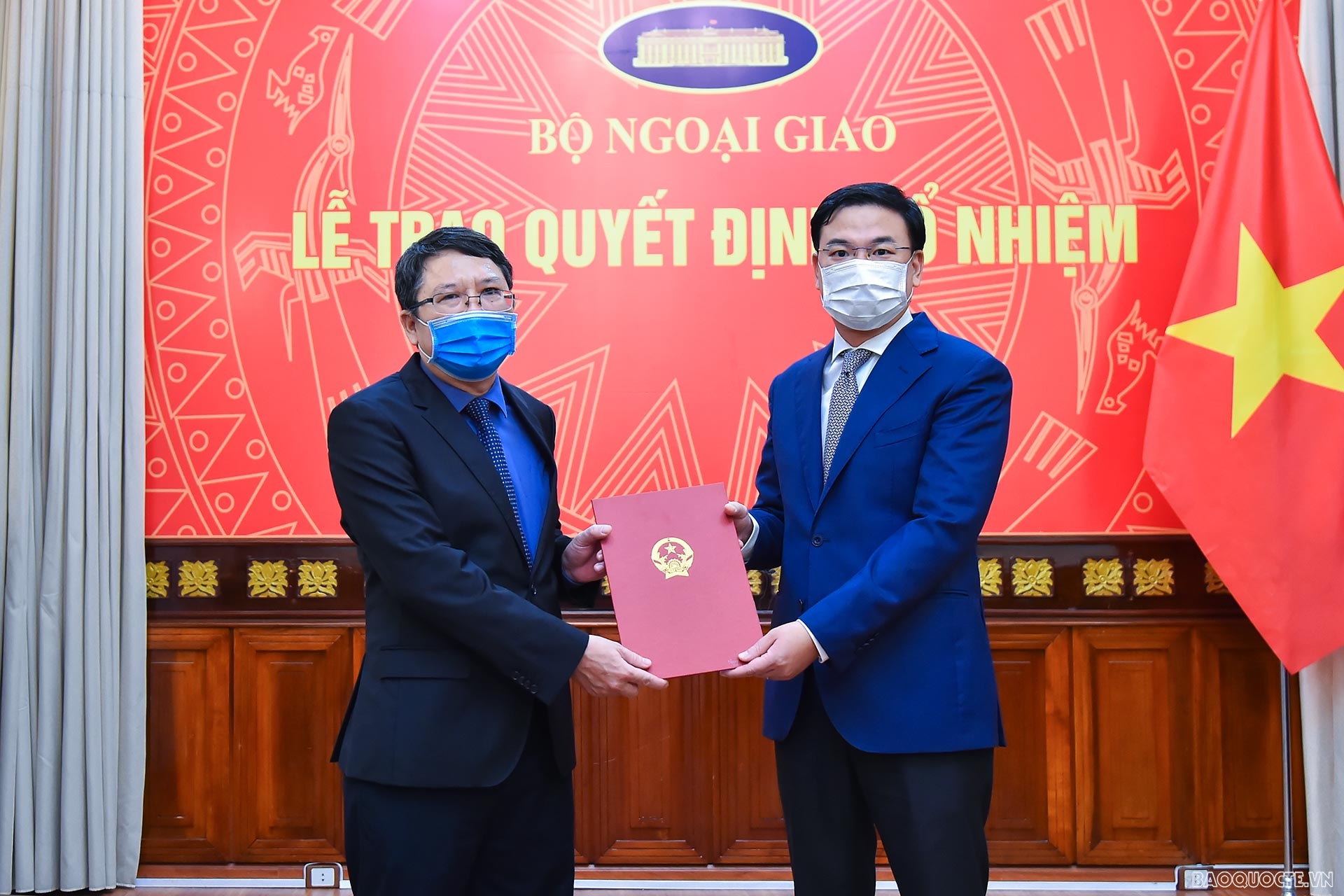 Cũng trong chiều cùng ngày, Thứ trưởng Ngoại giao Phạm Quang Hiệu đã trao quyết định bổ nhiệm ông Nguyễn Văn Hải, Quyền Chánh Văn phòng, Ủy ban Nhà nước về người Việt Nam ở nước ngoài, giữ chức Chánh Văn phòng, Ủy ban Nhà nước về người Việt Nam ở nước ngoài.