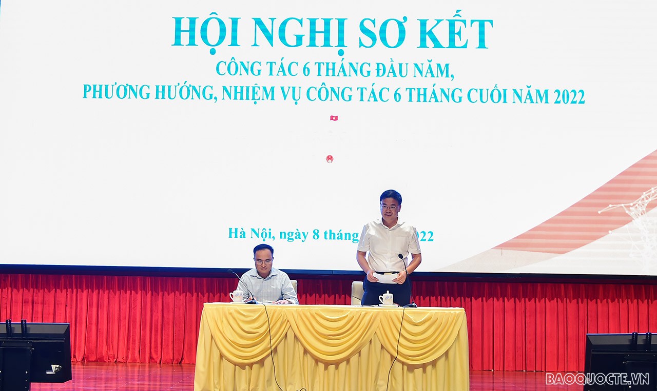 Thứ trưởng Ngoại giao Phạm Quang Hiệu và Vụ trưởng Vụ Chính sách đối ngoại Lê Đình Tĩnh điều hành phiên họp về công tác đối ngoại. (Ảnh: Tuấn Anh) Thứ trưởng Ngoại giao Phạm Quang Hiệu và Vụ trưởng Vụ Chính sách đối ngoại Lê Đình Tĩnh điều hành phiên họp về công tác đối ngoại. (Ảnh: Tuấn Anh)