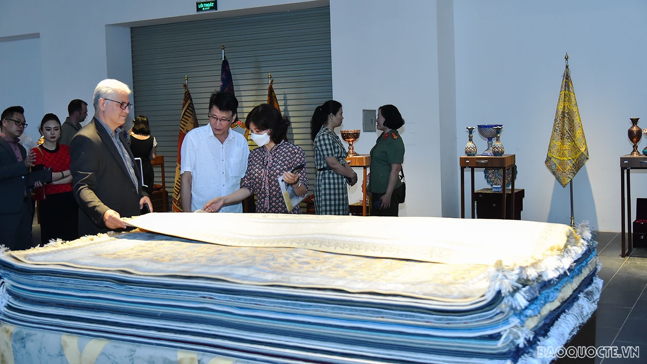 Khai mạc triển lãm ‘Di sản nghệ thuật Iran, cái nôi của nền văn minh’