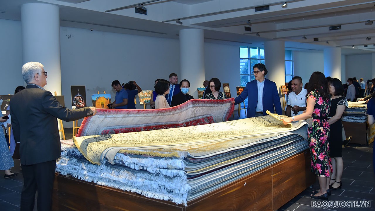 Khai mạc triển lãm ‘Di sản nghệ thuật Iran, cái nôi của nền văn minh’