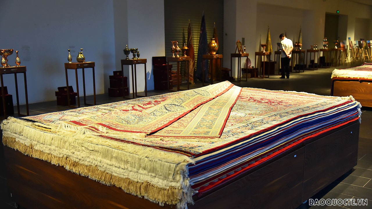 Khai mạc triển lãm ‘Di sản nghệ thuật Iran, cái nôi của nền văn minh’