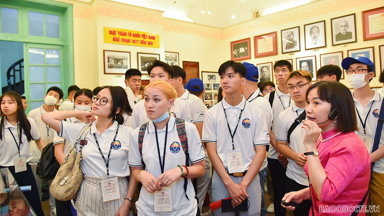 Mặt trận Tổ quốc gặp mặt hơn 100 đại biểu kiều bào trẻ dự ‘Trại hè Việt Nam năm 2022’