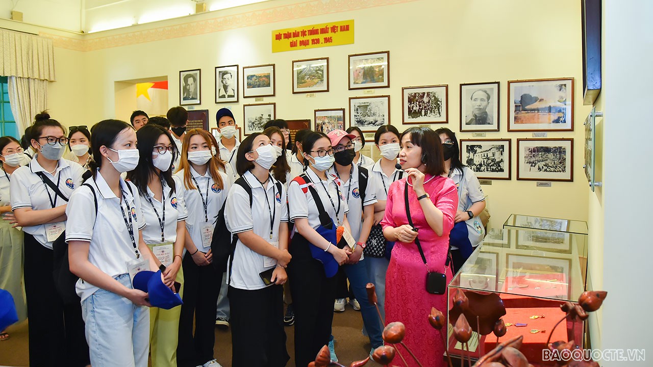 Mặt trận Tổ quốc gặp mặt hơn 100 đại biểu kiều bào trẻ dự ‘Trại hè Việt Nam năm 2022’