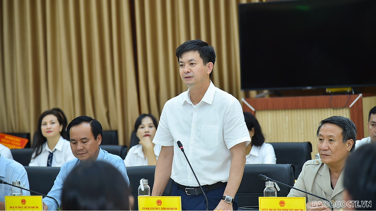 Bí thư Tỉnh ủy Lê Quang Tùng phát biểu tại buổi làm việc.