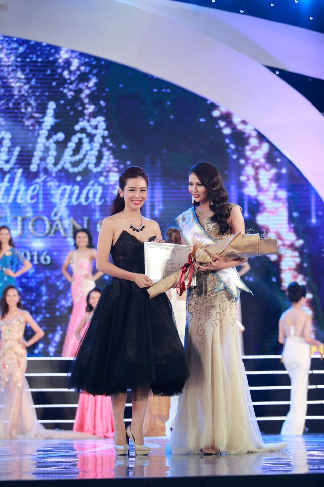 long lay dem ban ket hoa hau ban sac viet 2016