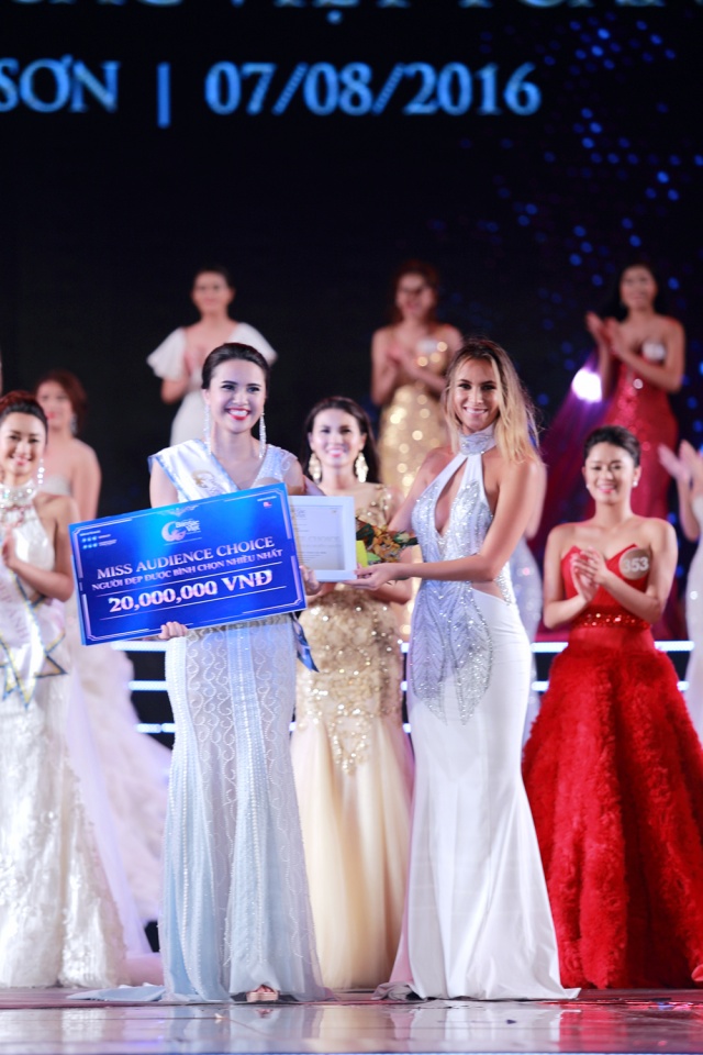 nguoi dep tran thi thu ngan dang quang hoa hau ban sac viet toan cau 2016