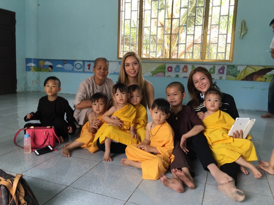 co gai my goc viet voi tam long nhan ai