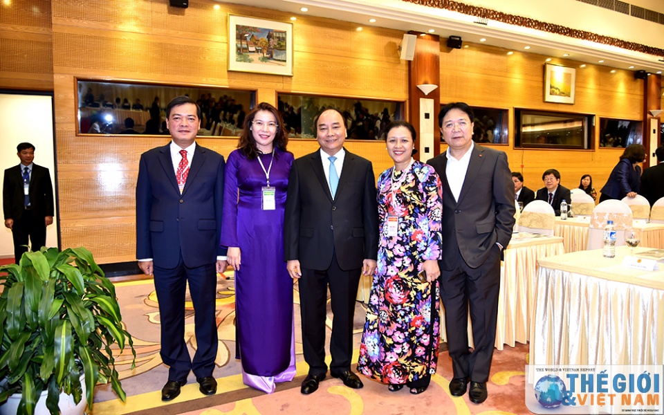 mot so hinh anh ben le hnng 29 nang cao hieu qua ngoai giao phuc vu phat trien tiep